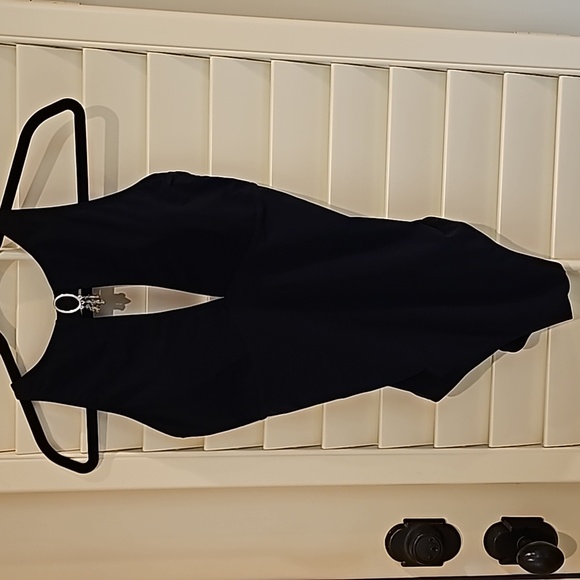 Black bathing suit with skirt coverup - Picture 4 of 11